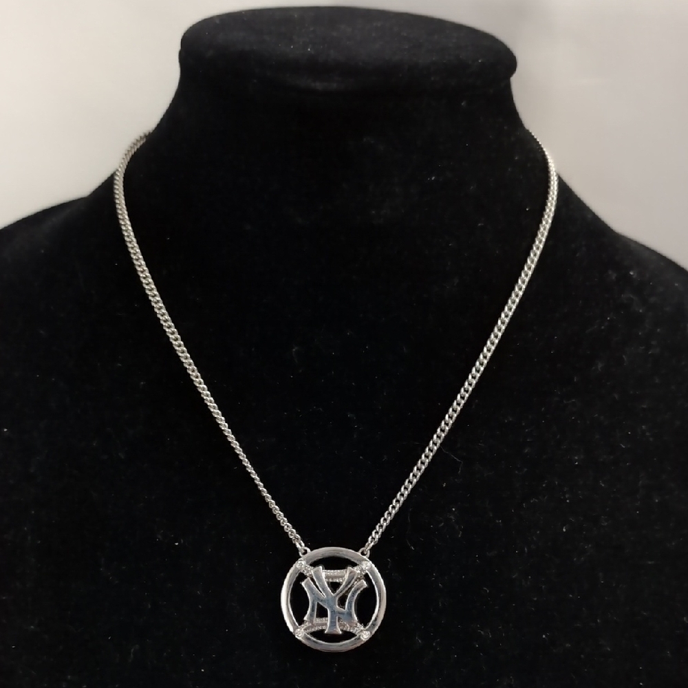 MLB NYY Necklace
